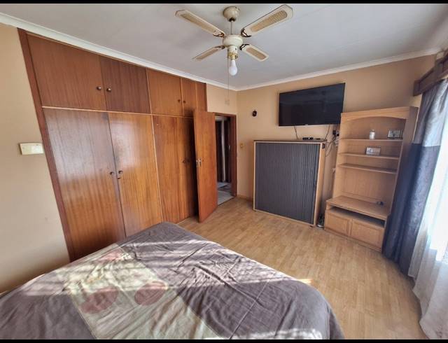3 BEDROOM HOUSE FOR SALE IN VANDERBIJLPARK SE 6